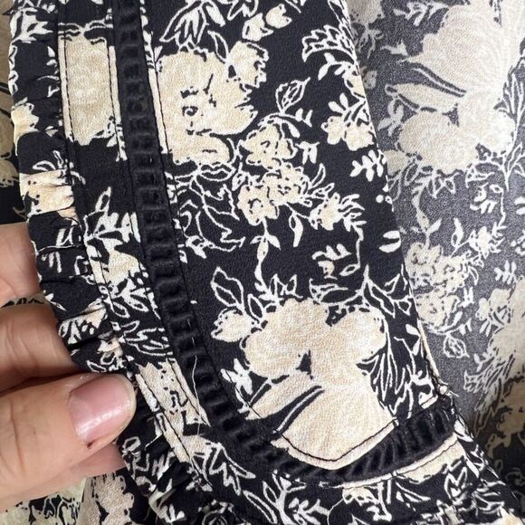 LC Lauren Conrad Black Floral 3/4 Sleeve Fit & Flare Ruffled Skirt Dress Sz MD - Picture 6 of 12